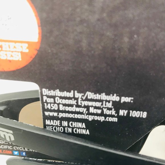 Mongoose Boys Black With Blue Mirror Lenses 100% UV Sunglasses New In Package - Picture 5 of 10